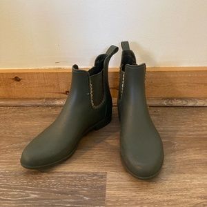 Jack Rogers Green and Gold Accent Ankle Rain Boots - Size 8